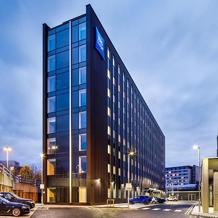 Ibis Budget Manchester Airport T2 เฮล ภายนอก รูปภาพ