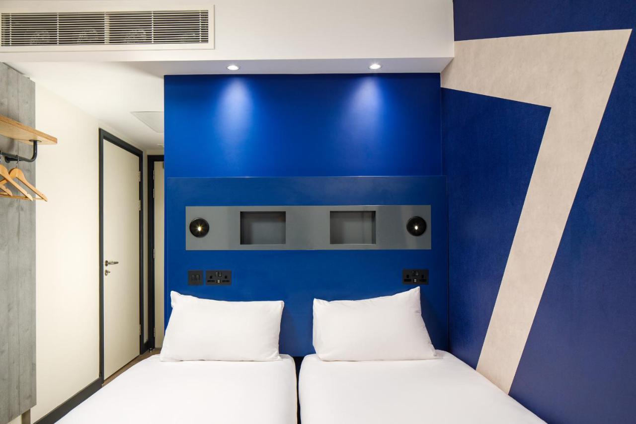 Ibis Budget Manchester Airport T2 เฮล ภายนอก รูปภาพ