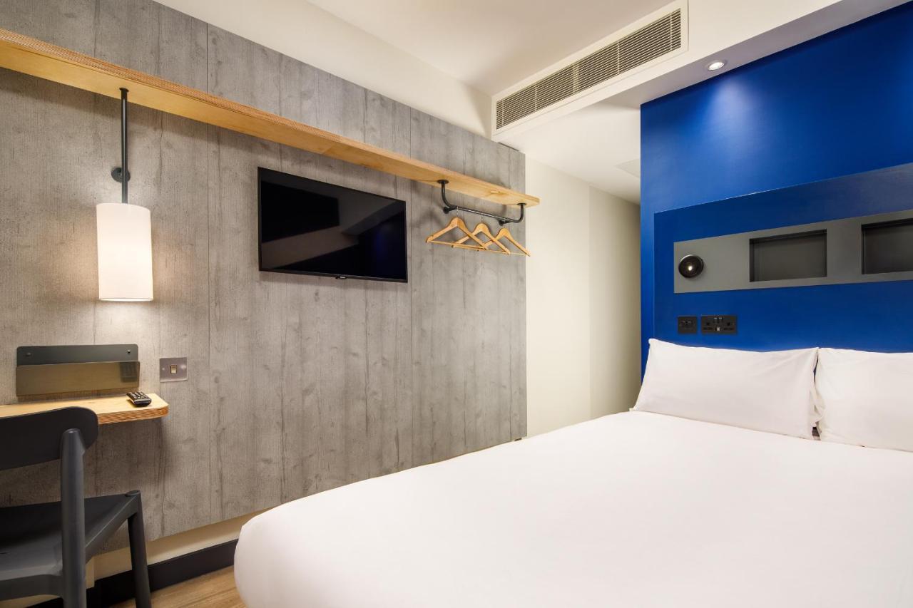 Ibis Budget Manchester Airport T2 เฮล ภายนอก รูปภาพ