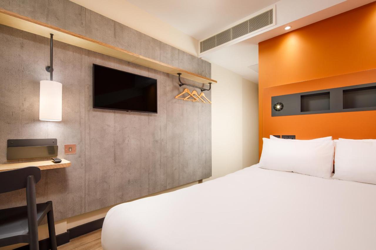 Ibis Budget Manchester Airport T2 เฮล ภายนอก รูปภาพ