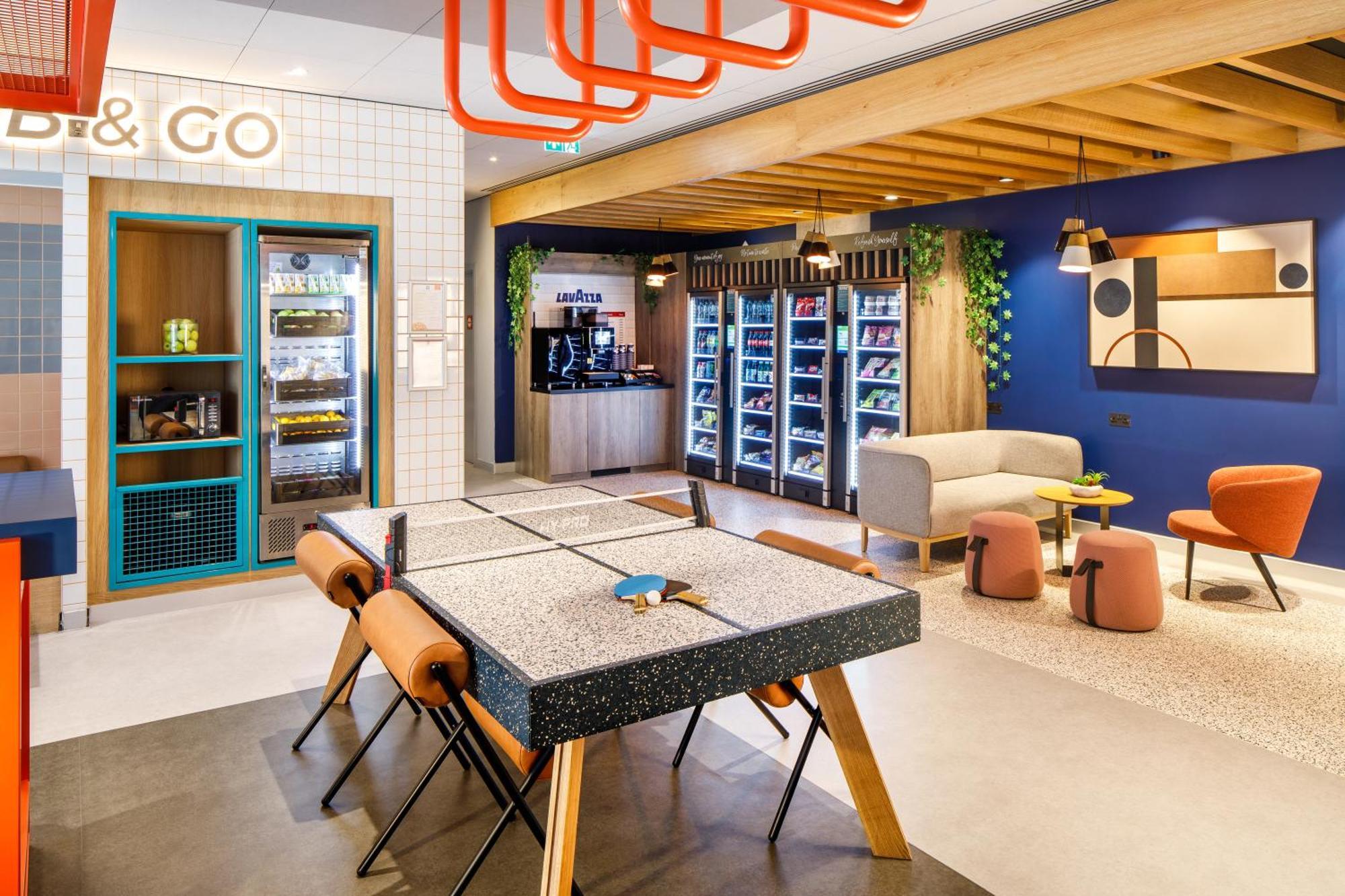 Ibis Budget Manchester Airport T2 เฮล ภายนอก รูปภาพ